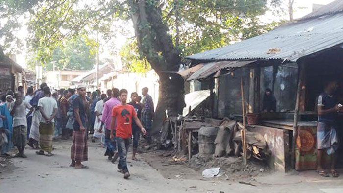 ইসলামপুরে সাংবাদিক পরিবারের উপর ভুমিদস্যুদের সন্ত্রাসী হামলা