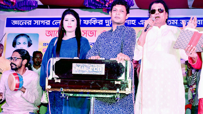 ছাতকে দূর্বীণ শাহ মঞ্চ মাতালেন বাউল সাধক ক্বারী আমির উদ্দিন