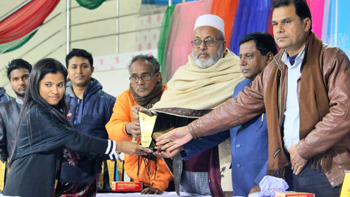 ল্যাম্পপোস্ট&rsquo;র প্রতিষ্ঠা বার্ষিকীতে গুণীজন সম্মাননা