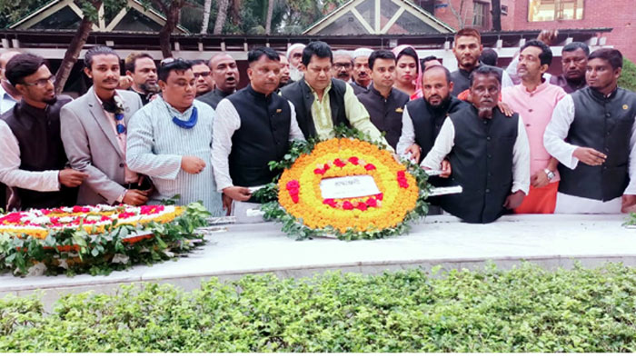 জাতির জনকের সমাধিতে বঙ্গবন্ধু ফাউন্ডেশন সিলেট কমিটির শ্রদ্ধাঞ্জলি