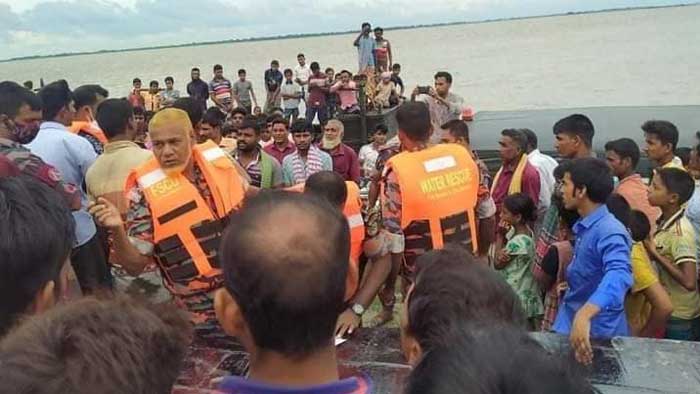 চাঁপাইনবাবগঞ্জে পদ্মা নদীতে নৌকা ডুবির ঘটনার ৩ জন নিহত, নিখোঁজ আরও কয়েকজন