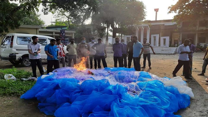 মাধবপুরে নিষিদ্ধ কারেন্ট জাল আগুনে পুড়িয়ে নষ্ট