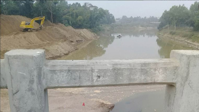 কমলগঞ্জে ধলাই নদীর ২২টি চর অপসারণ কাজ শুরু