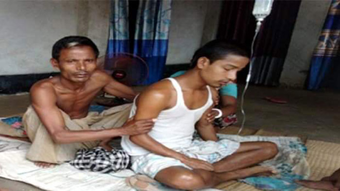 ব্রেইন টিউমারে টাকার অভাবে বাড়িতেই মৃত্যুর সাথে লড়ছে দিলীপ