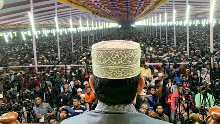 নীলফামারীতে ড: মিজানুর রহমানের মাহফিলে ১০ লক্ষ মানুষের সমাগম নীলফামারীতে ড: মিজানুর রহমানের মাহফিলে ১০ লক্ষ মানুষের সমাগম
