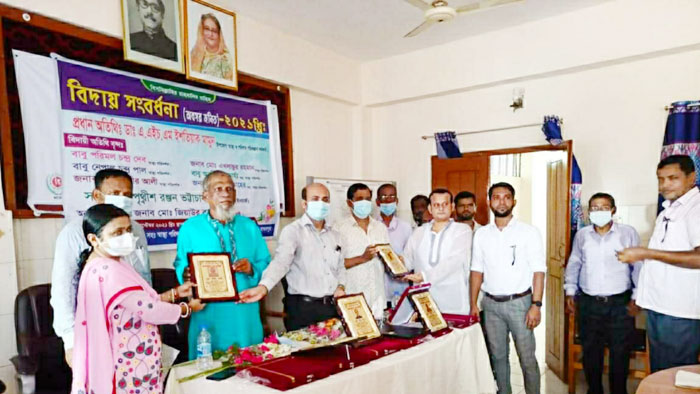 মাধবপুর উপজেলা স্বাস্থ্য কমপ্লেক্সে বিদায় সংবর্ধনা