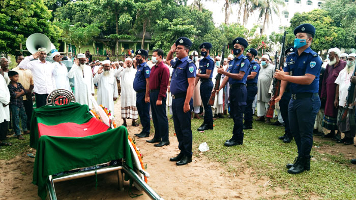 দোয়ারায় রাষ্ট্রীয় মর্যাদায় চির নিদ্রায় শায়িত বীরপ্রতীক আব্দুল মজিদ