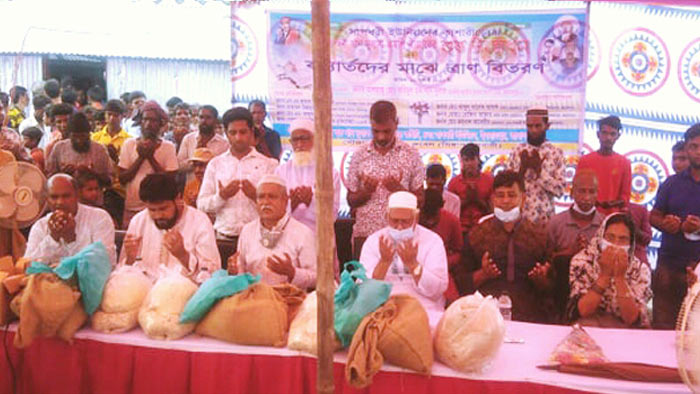 ইসলামপুরে যমুনার দূর্গম চরে এমপি বাজার উদ্বোধন ও ত্রান বিতরন