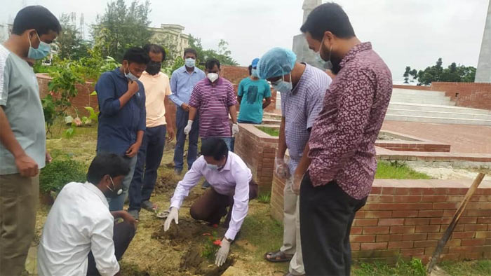 জাককানইবি&rsquo;তে বঙ্গবন্ধুর শততম জন্মদিনে শতাধিক চারা রোপণ