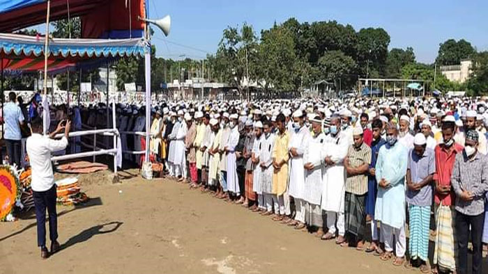বাবা-মায়ের কবরের পাশে চিরনিদ্রায় শায়িত হলেন এমপি স্বপন