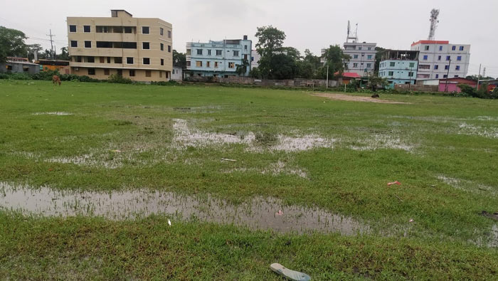 অযত্নে অবহেলায় মাধবপুর উপজেলা স্টেডিয়াম দেখার যেনো কেউ নেই