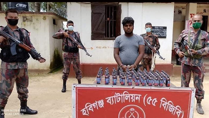 মাধবপুরে বিপুল পরিমান ফেন্সিডিলসহ বিজিবির হাতে আটক -১