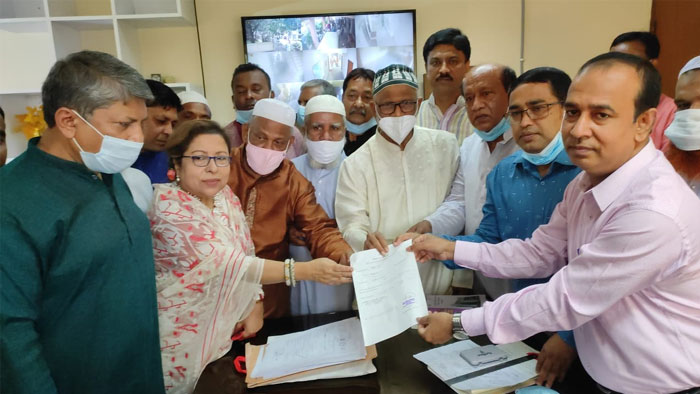 আনন্দঘন পরিবেশে আওয়ামীলীগ প্রার্থী প্রফেসর মেরিনা জাহানের মনোনয়নপত্র দাখিল