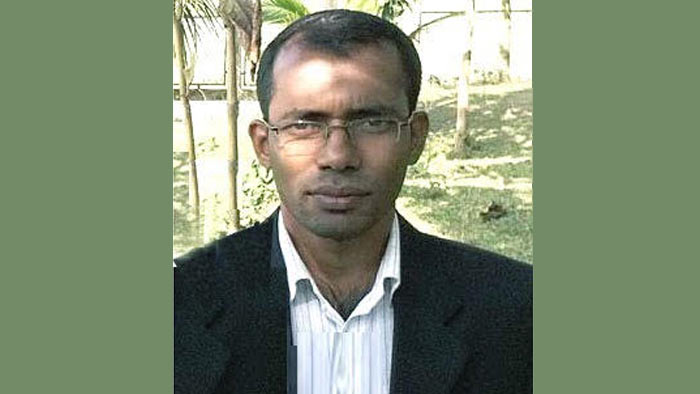 মাধবপুরে হত দ্ররিদের পাশে দাঁড়ালেন কলেজের প্রভাষক মনোয়ার