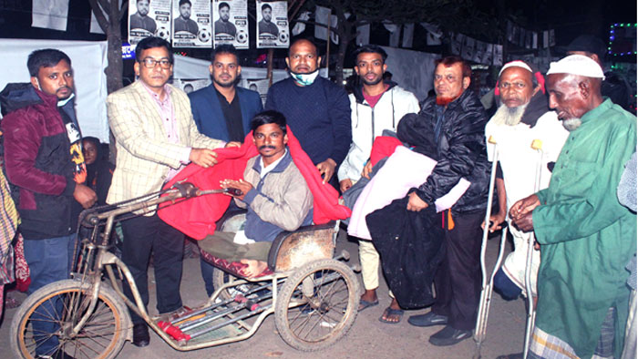 সিলেটে ব্যক্তি উদ্যোগে শীতবস্ত্র বিতরণ