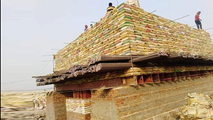 সুন্দরগঞ্জে তিস্তা সেতুর পরীক্ষামূলক পাইলের লোড টেস্ট শুরু