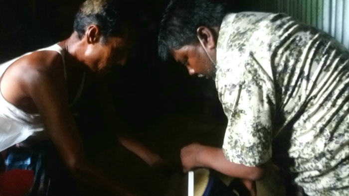 ঈদুল আযহা উপলক্ষে ভিজিএফ চাল বিতরণ