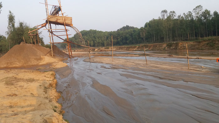 শ্রীবর্দীতে বালু উত্তোলনের চলছে মহোৎসব