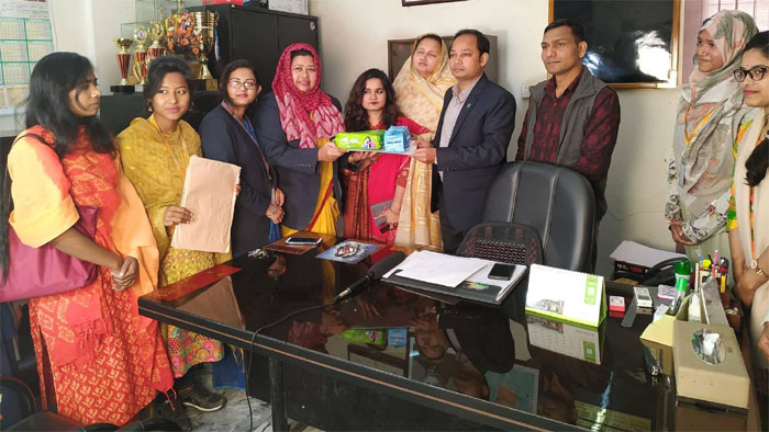 নারীদের স্বাস্থ্য সুরক্ষায় বেরোবি উইমেন পিস ক্যাফের উদ্যোগ