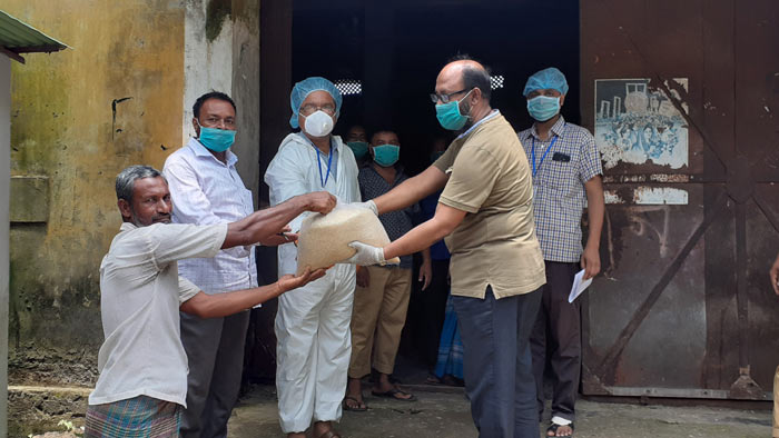 চাঁদপুর মৈশাদীতে জিআরএর চাল বিতরন