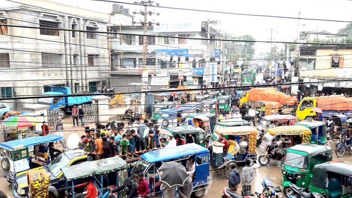যানজটে জগন্নাথপুরে সীমাহীন জনদূর্ভোগ