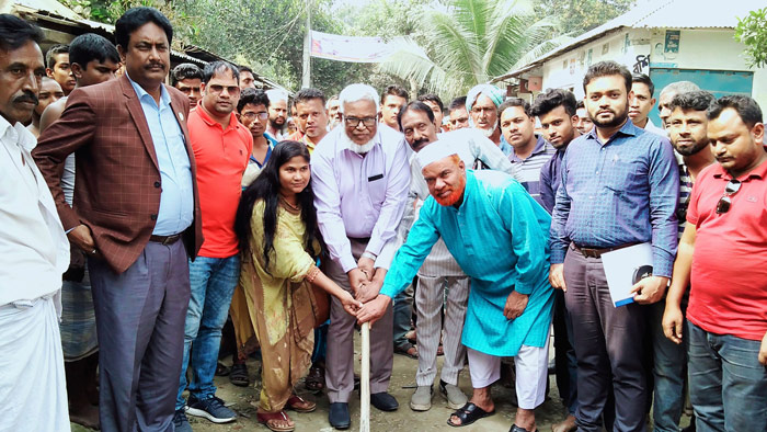উন্নয়নের লক্ষ্য মাত্রা নিয়েই সড়কটি নির্মাণ হচ্ছে: সাখাওয়াতুল আলম