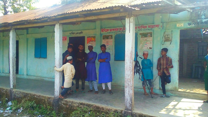 শিক্ষকের গাফিলতিতে পরীক্ষায় অংশ নিতে পারেনি ১৩ শিক্ষার্থী
