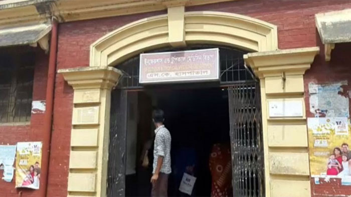 ময়মনসিংহের ত্রিশালে প্রথমঃ করোনায় আক্রান্ত কিশোরের মৃত্যু