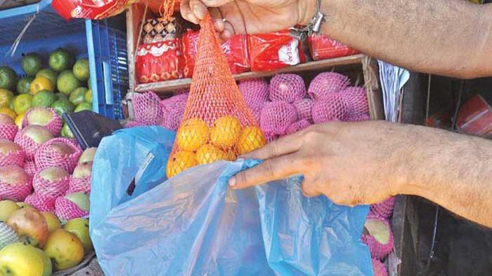 পীরগঞ্জে বেড়েছে পলিথিনের ব্যবহার