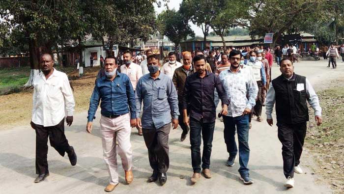 চিনিকল রক্ষার্থে জীবন দিতে প্রস্তুত আখ চাষী ও শ্রমিকরা