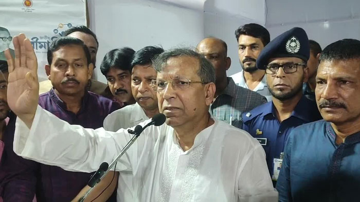 সংবিধান নিয়ে বিএনপি-জাপা&rsquo;র ফুটবল খেলা শেখ হাসিনা বন্ধ করেছে: আইনমন্ত্রী