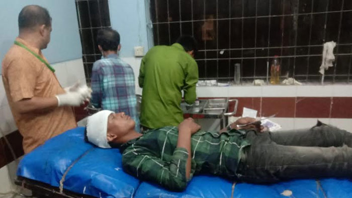 নাসিরনগরে দুই বন্ধুর তর্কের জেরে দু&rsquo;গোষ্ঠীর সংঘর্ষ, মহিলাসহ ৩৫জন আহত