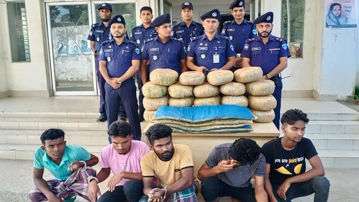 কসবায় পুলিশী এ্যাকশনে মাদক কারবারীদের দুর্দিন