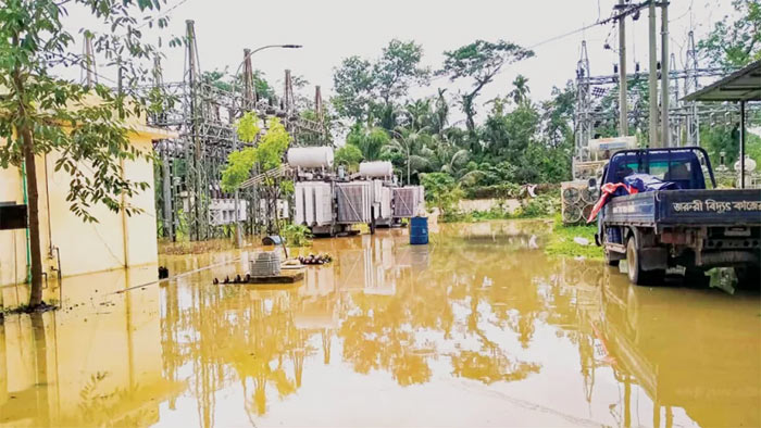 সিলেটে বন্যার প্রভাবে মোমবাতির সংকট চট্টগ্রামে!