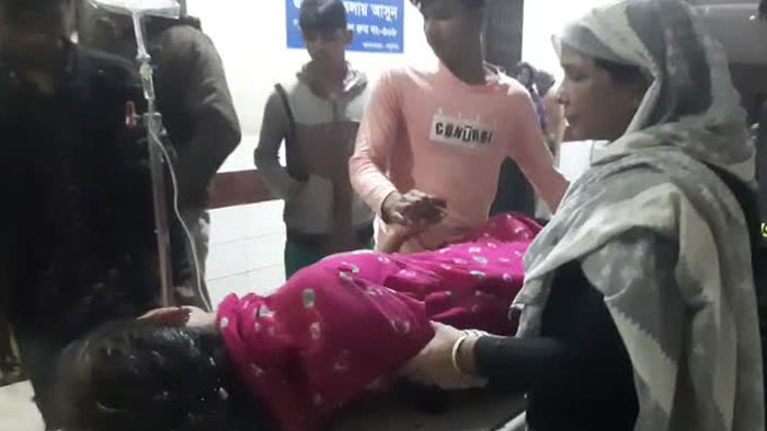 গ্রেফতার এড়াতে পুলিশের সামনেই বিষপান!