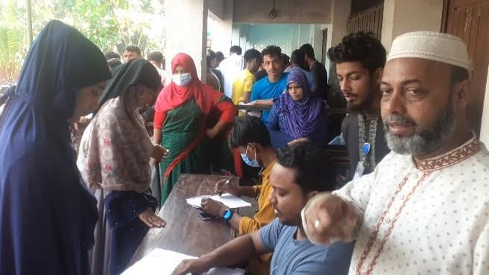 চাঁদপুর আশিকাটিতে ছবিসহ ভোটার তালিকা হালনাগাদের উদ্বোধন