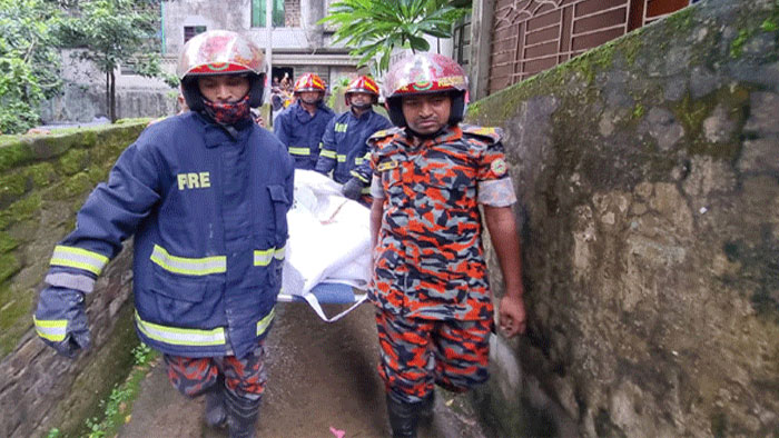 ফেনীতে সেপটিক ট্যাংক বিস্ফোরণে প্রাণ গেল ৩ ভাইয়ের