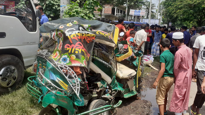 চাঁদপুরে সড়ক দুর্ঘটনায় প্রাথমিক শিক্ষক নিয়োগের দুই পরীক্ষার্থী নিহত&nbsp;