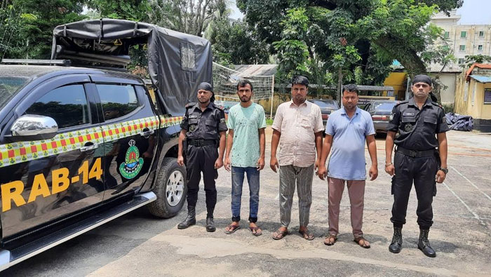 ব্রাহ্মণবাড়িয়ায় দেড় মণ গাঁজাসহ তিনজন গ্রেপ্তার