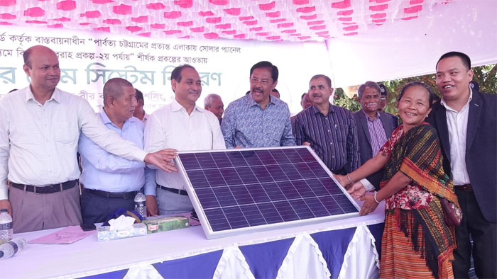 প্রধানমন্ত্রী শেখ হাসিনা স্বপ্ন দেখান না, স্বপ্ন বাস্তবায়ন করেন- বীর বাহাদুর