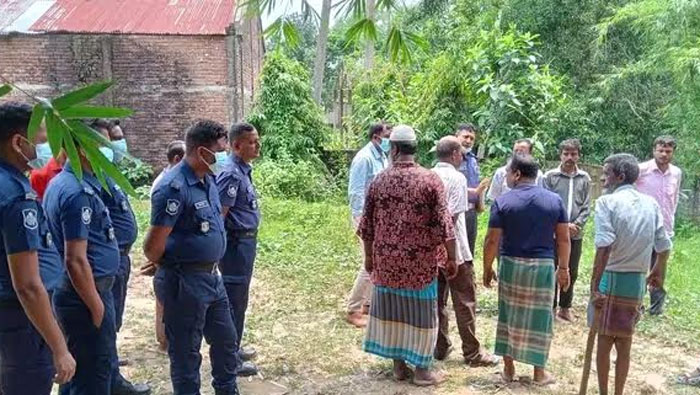 কমলগঞ্জে মায়ের অভিযোগে ৫ মাস পর কবর থেকে যুবকের লাশ উত্তোলন