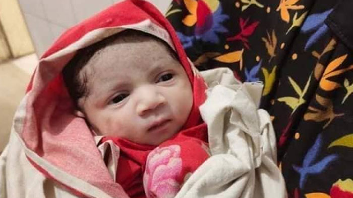 মৃত মায়ের গর্ভ থেকে জন্ম নেয়া শিশুটির দায়িত্ব নিলেন ত্রিশালের বিশিষ্ট ব্যবসায়ী