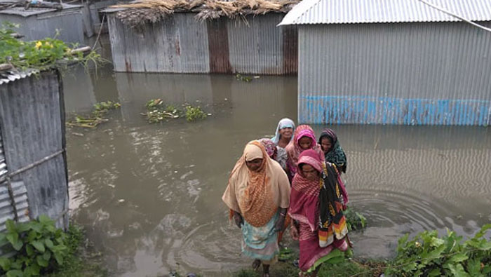 সিরাজগঞ্জে নদীর পানি বাড়ছে, বন্যা পরিস্থিতির অবনতি