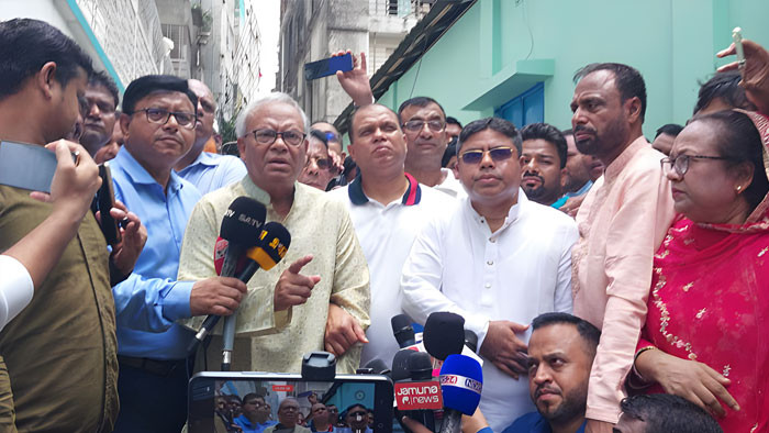 অন্তর্বর্তী সরকার হাসিনার মতো নির্বাচন নিয়ে টালবাহানা করছে- রিজভী