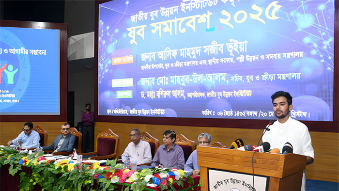 তরুণরাই নতুন বাংলাদেশ গড়ার মূল চালিকাশক্তি- উপদেষ্টা আসিফ মাহমুদ