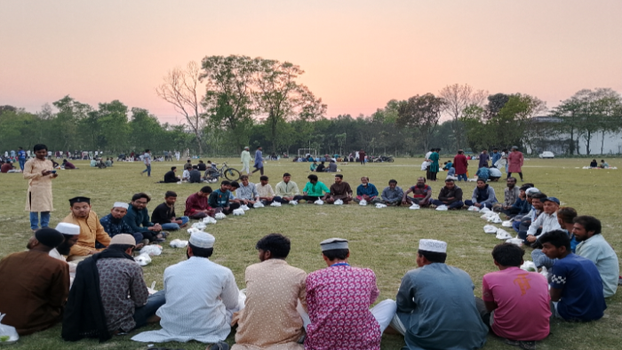 ইবিতে ভ্যান চালক ও সামাজিক সংগঠনের নেতৃবৃন্দদের নিয়ে রোটার‍্যাক্ট ক্লাবের ইফতার মাহফিল