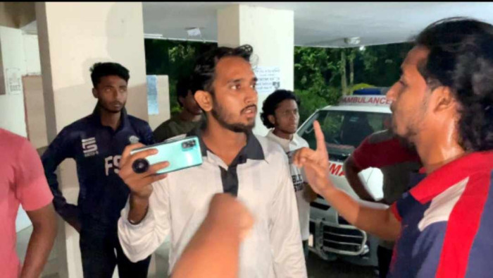 ইবিতে পেশাগত দায়িত্ব পালনে সাংবাদিককে বাধার অভিযোগ