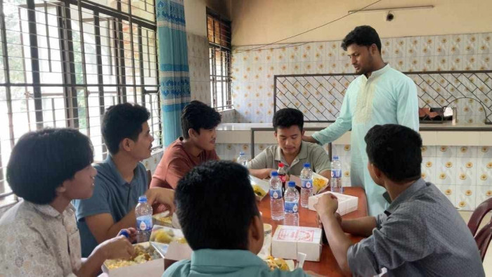 ক্ষুদ্র নৃগোষ্ঠী শিক্ষার্থীদের নিয়ে ইবি ছাত্রশিবিরের ঈদুল আজহার আনন্দ ভাগাভাগি