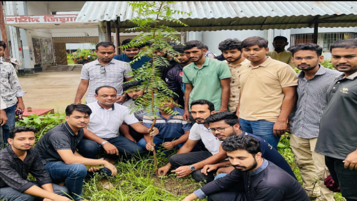 জুলাই আন্দোলনে শহীদের স্মরণে ইবি ছাত্রদলের বৃক্ষরোপণ কর্মসূচি