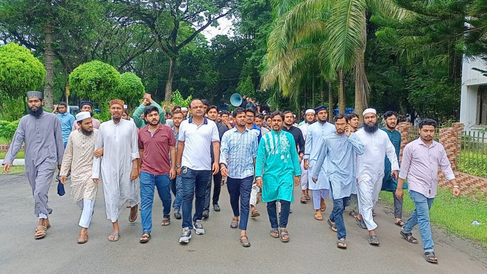 সাজিদ হত্যাকারীদের চিহ্নিত করে বিচারের দাবিতে শিক্ষার্খীদের বিক্ষোভ